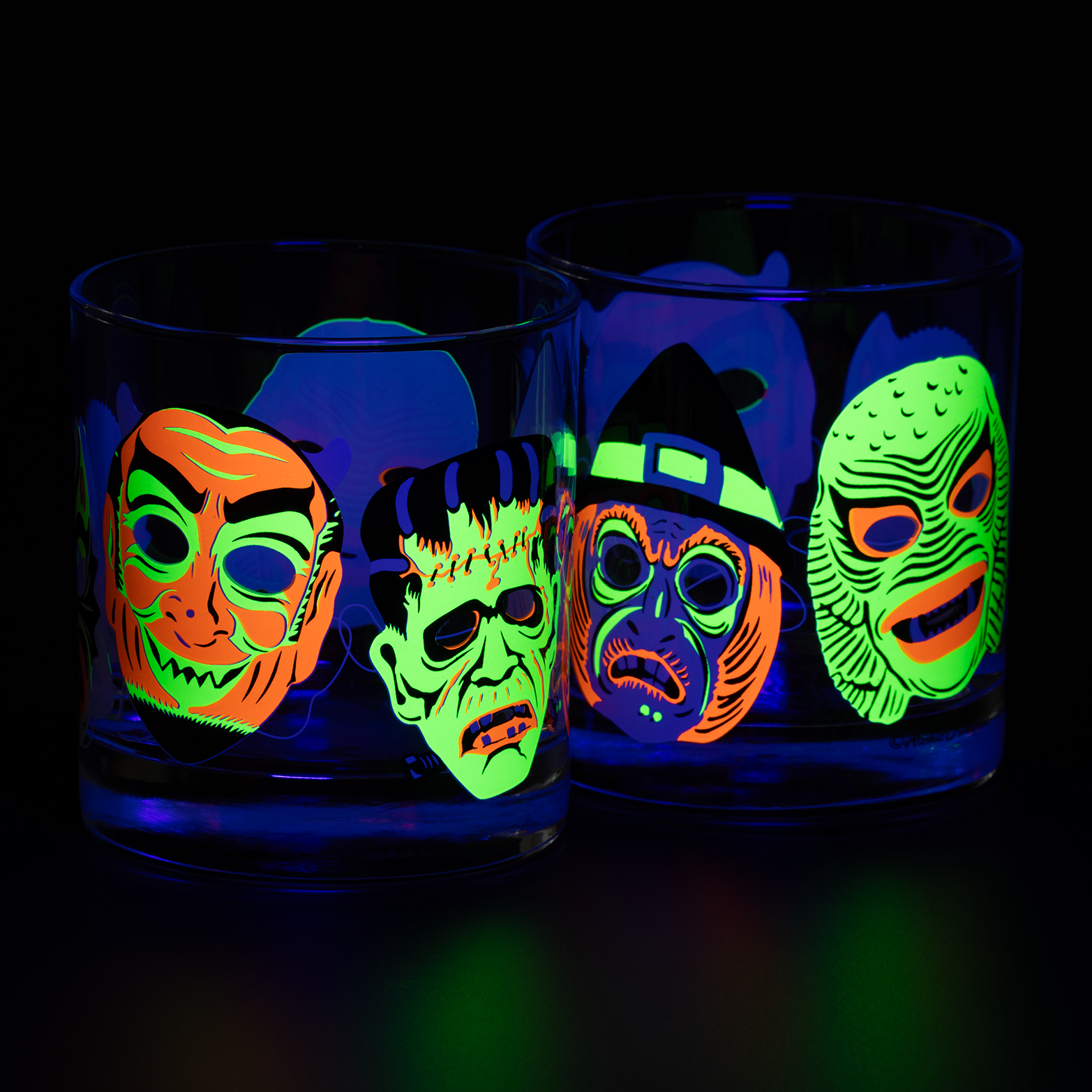 Glow in the dark glass cups with colorful vintage halloween mask designs for home bar